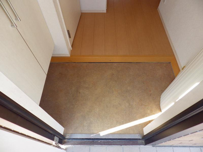 【玄関】 | リビングタウン阿倉川　H | ※同建物反転タイプお部屋