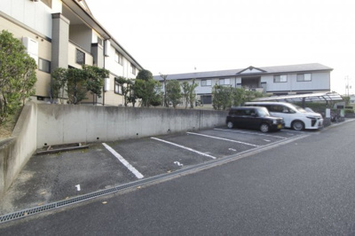 【駐車場】 | パセオみささぎＢ | 駐車場完備です