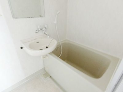 【浴室】 | 長田ビル | お風呂で日々の疲れを落としましょう