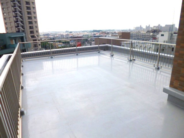 モラード東村山駅前のバルコニー|ルーフバルコニー