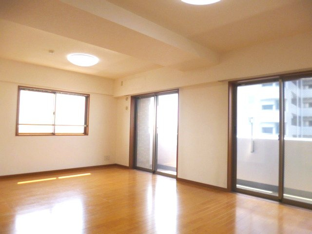 モラード東村山駅前の居間・リビング