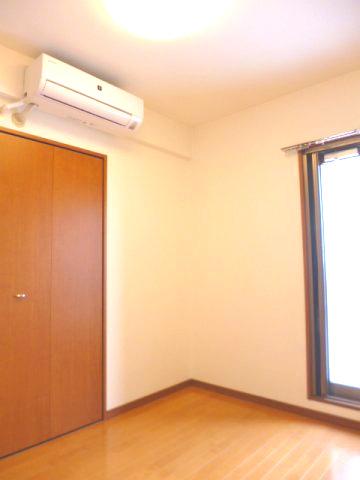 モラード東村山駅前の洋室