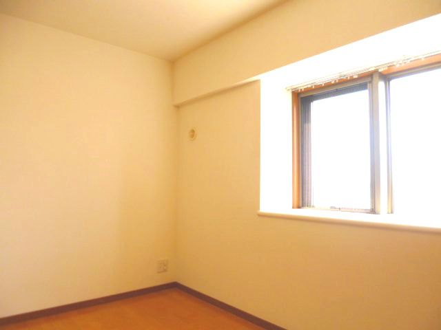 モラード東村山駅前の洋室