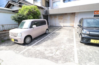 【駐車場】