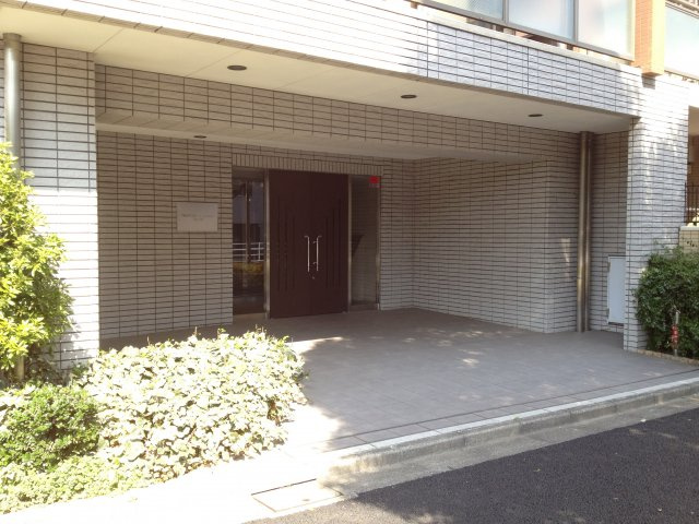 ニューシティアパートメンツ戸越のエントランス