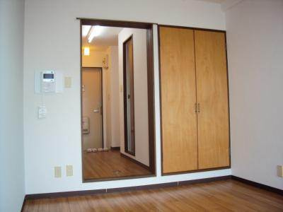 清和マンションの子供部屋|洋室