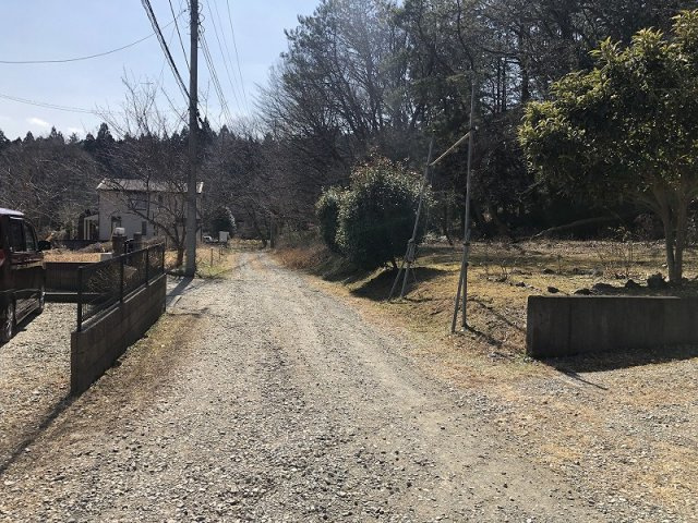 【前面道路含む現地写真】