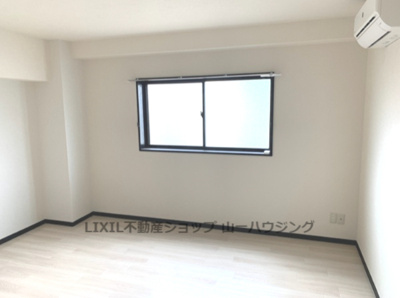 【洋室】 | 桜の木ＹＯＳＨＩＮＯ | 北東洋室１