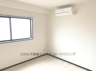 【洋室】 | 桜の木ＹＯＳＨＩＮＯ | 北東洋室２