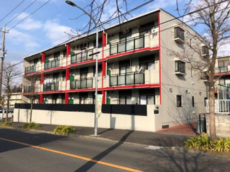 【外観】 | 総戸数１２戸、平成１２年８月築、管理人は巡回勤務につき管理体制良好です♪
