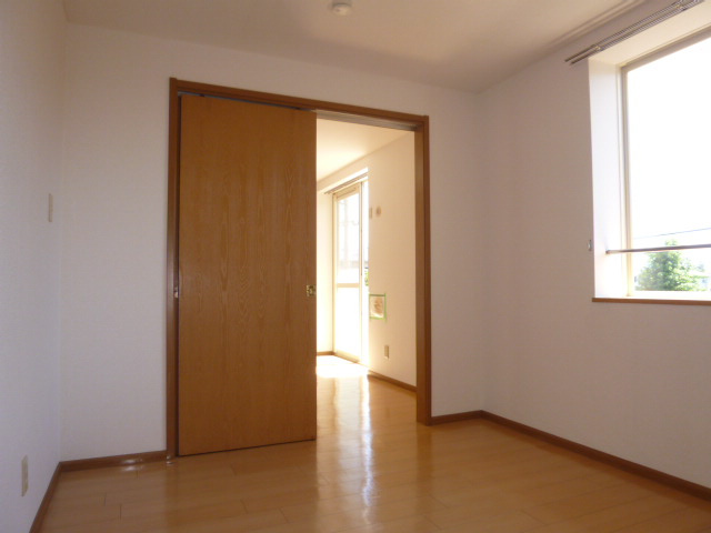 ニューエルディム北畝Ａの洋室