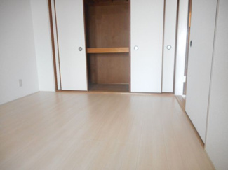 【寝室】