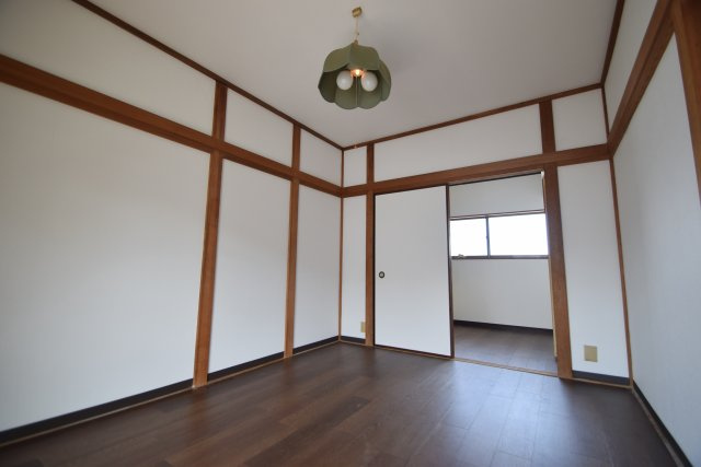 荒井コーポの寝室|開放的な寝室です