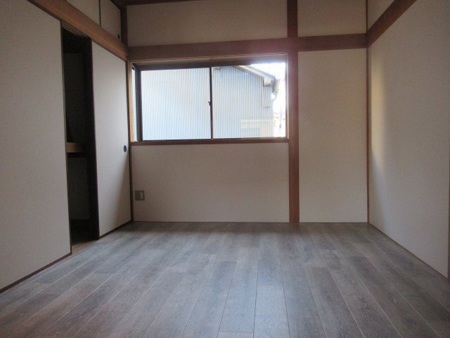 【寝室】 | 瓜生堂2丁目貸家（若江岩田賃貸） | 落ち着いて過ごせるお部屋なので、寝室にいかがでしょうか