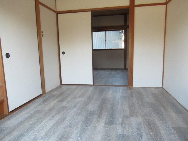 【内装】 | 瓜生堂2丁目貸家（若江岩田賃貸） | 明るい色調の室内です