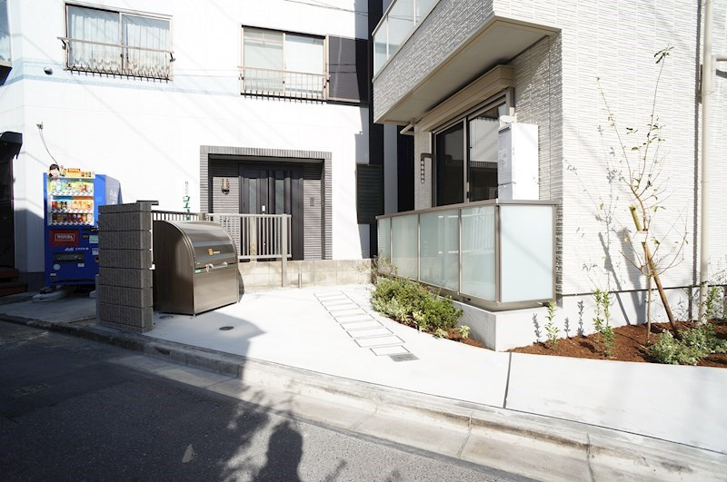 センゲングレイスコートの外観|専用ゴミ置き場！自転車置き場♪