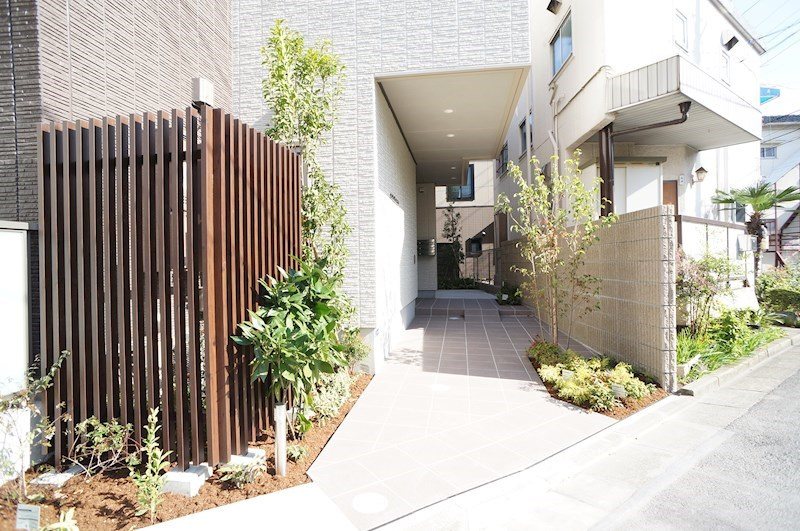 センゲングレイスコートの外観|エントランスへのアプローチ♪