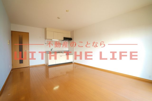 グリーンヒルズ津福の居間・リビング|使いやすい居間です