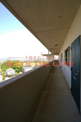 グリーンヒルズ津福の玄関|落ち着いた玄関です