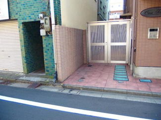 【エントランス】