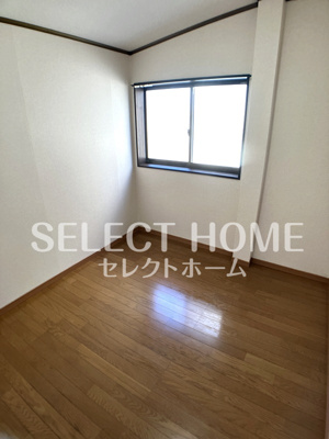 【寝室】 | ガーデンハイツＡ | 広くて明るい寝室