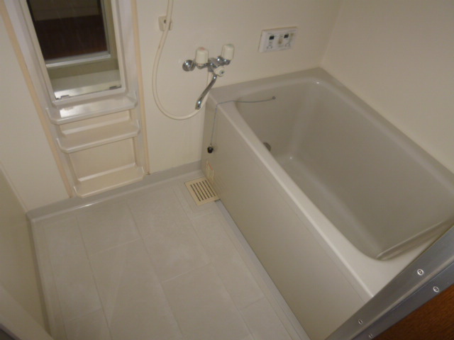 プロニティーハイムの浴室|追い焚きバス