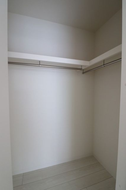 レヴァンテ薊野東町の収納|たっぷりとした収納スペースです
※間取り反転の場合がございます