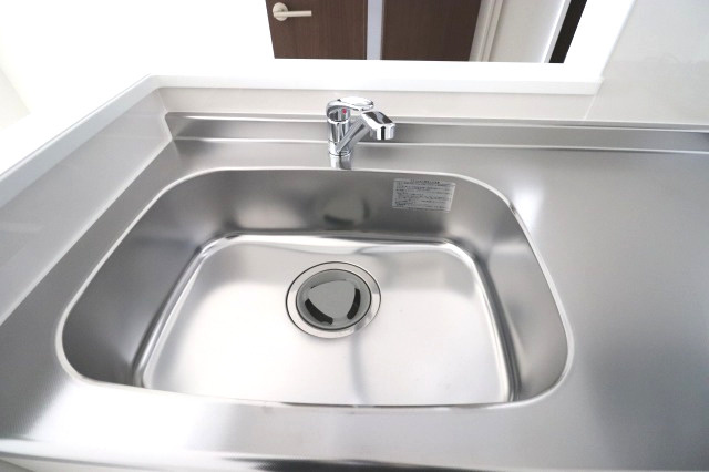 レヴァンテ薊野東町の設備|広々シンク