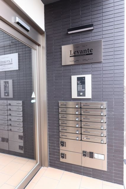 レヴァンテ薊野東町のエントランス|落ち着いたエントランスです