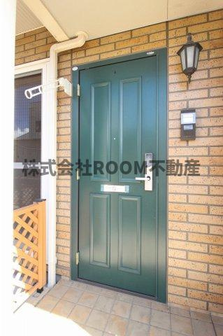 グランシャリオⅠ番館の玄関|ゆったりとした玄関です