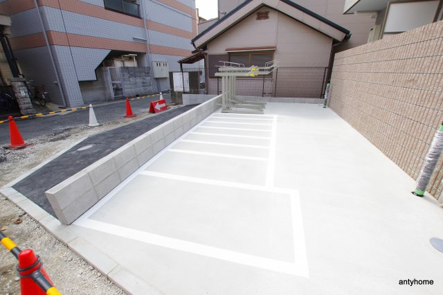 AILE上新庄 仲介手数料無料の駐車場