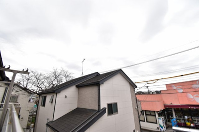 【展望】 | 武蔵村山大南３丁目　中古戸建 | 武蔵野の緑を存分に楽しめるのは、低層住宅地域ならではの眺望。夜は星空を見ながらご家族で語り合いを…