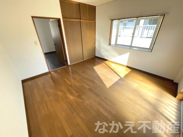 【寝室】 | 落ち着いた色調の寝室です