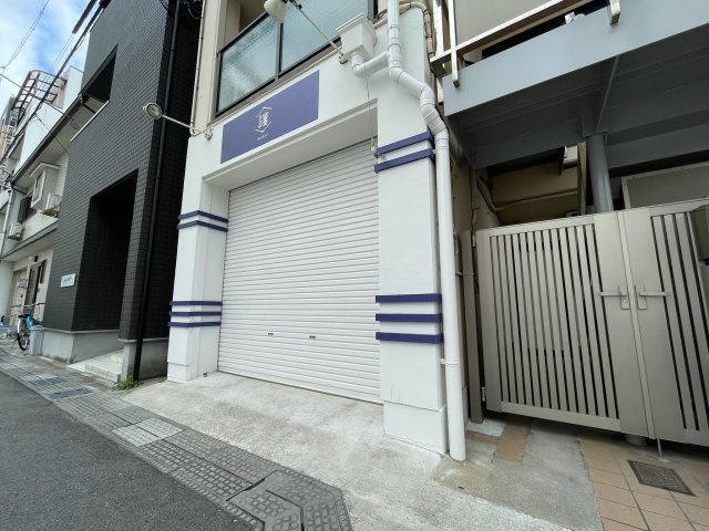 菊修ビルの外観