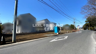 【前面道路含む現地写真】 | 加須市不動岡3丁目　新築戸建 全1棟