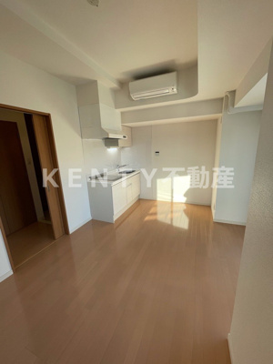 【居間・リビング】 | スカイプラザⅡ | ゆったりとした居間です