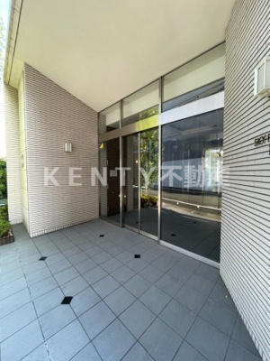 【エントランス】 | スカイプラザⅡ | ゆとりのあるエントランスです