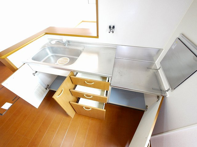 アムール三輪　Ｂ棟のキッチン|お料理しやすいキッチンです
