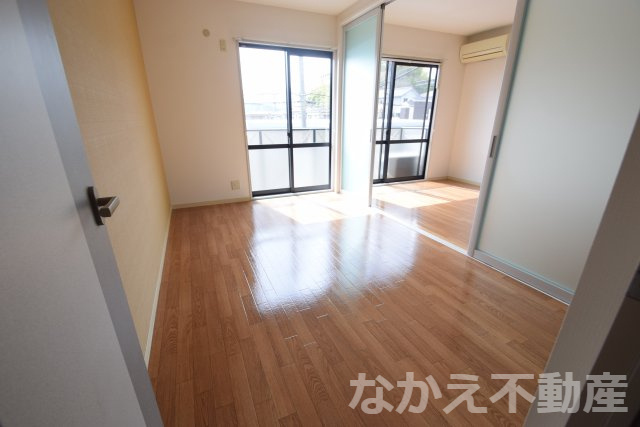 【寝室】 | 落ち着いた色調の寝室です