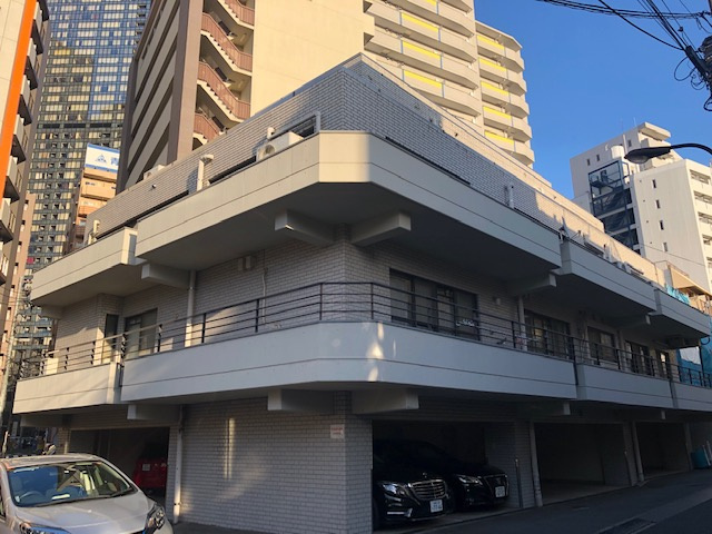 西新宿元木ビルの外観