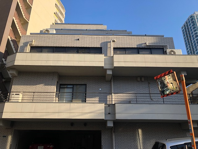 西新宿元木ビルの外観