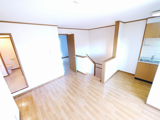 ディアコート1番館の居間・リビング|使いやすい居間です