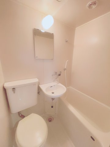 修学院ハイツの浴室|3点ユニットバス