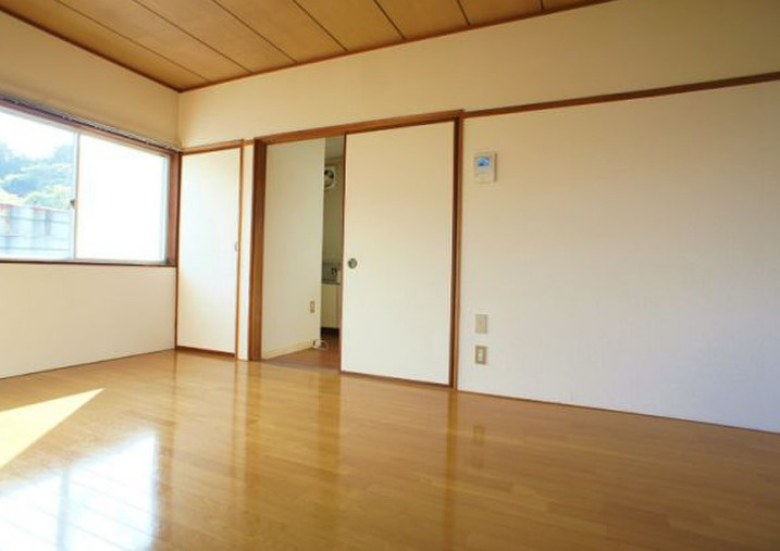 センチュリー山川の洋室