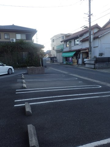 アネモス新舞子の駐車場