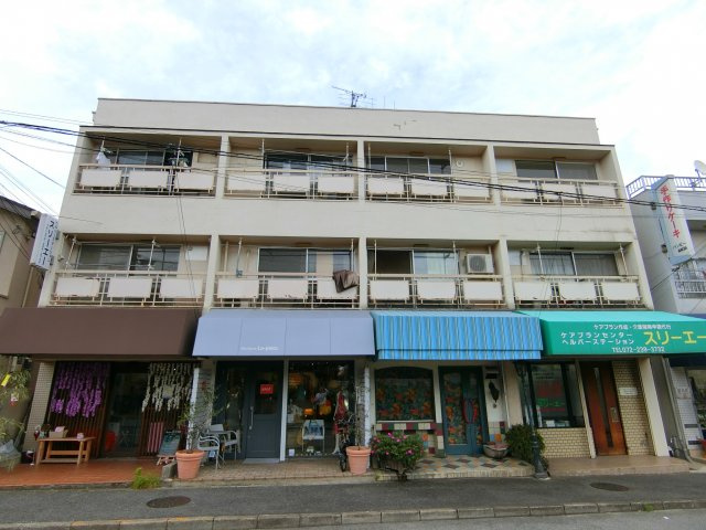 平井マンションの外観