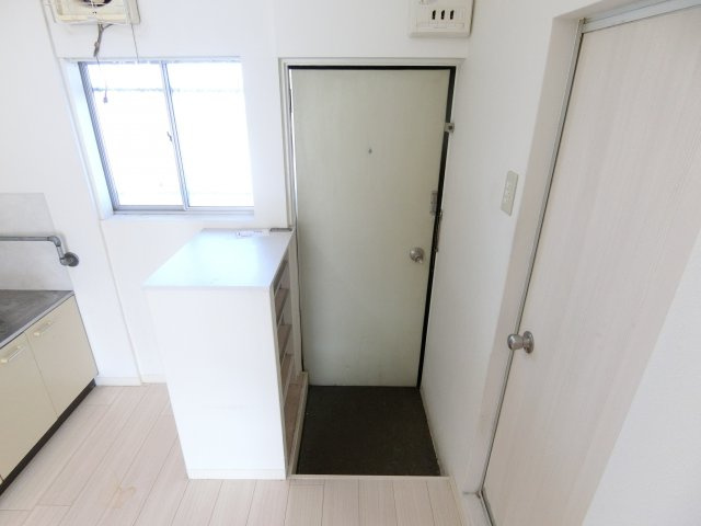 平井マンションの玄関|同物件別部屋イメージ写真