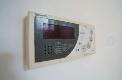 【設備】 | プルシアン・ブルー【SHM】 | バスルームは追い焚き機能付きです！いつでもぽかぽかお風呂に入れて一日の疲れもすっきりリフレッシュ♪