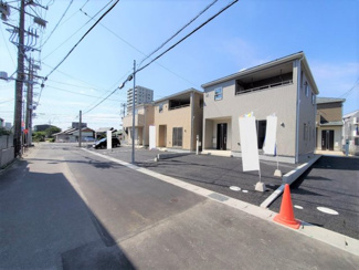 【前面道路含む現地写真】