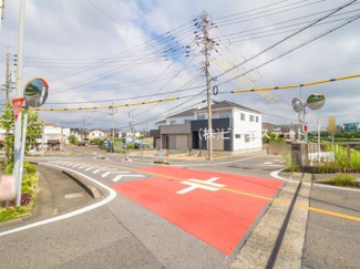 【前面道路含む現地写真】